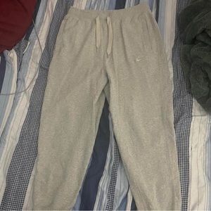Nike Grey Men’s Thick Sweatpants (Size Medium)